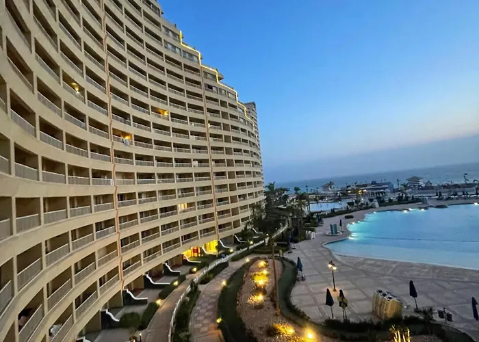Excellent In Porto Sokhna Pyramids شاليه *